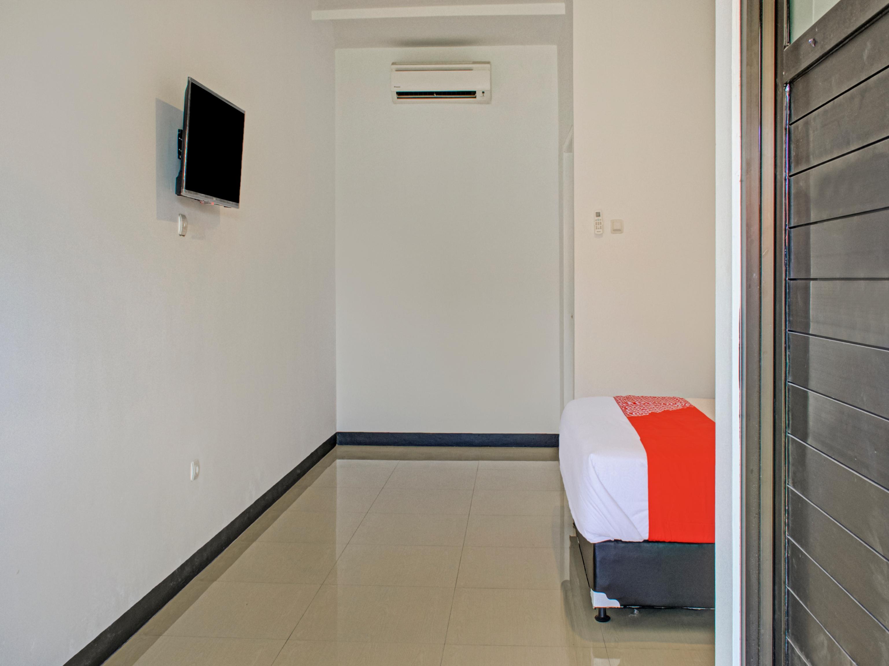 Oyo 3841 Wisma 25 Cilacap Exterior foto