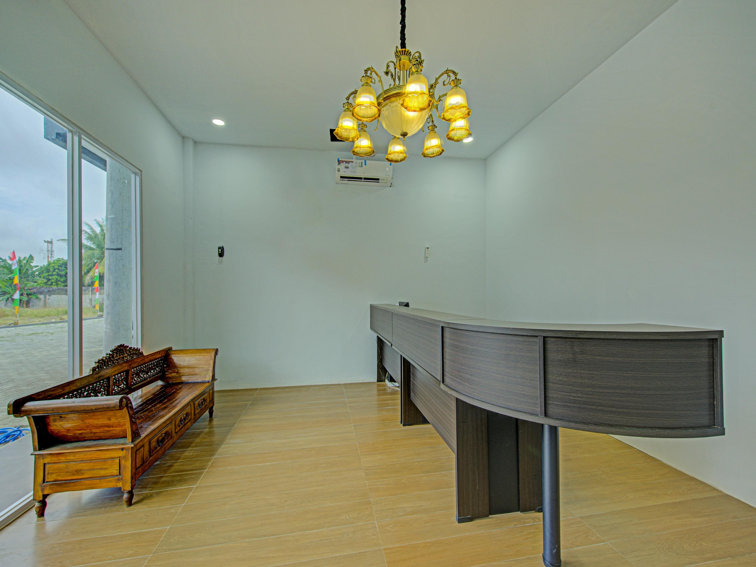 Oyo 3841 Wisma 25 Cilacap Exterior foto